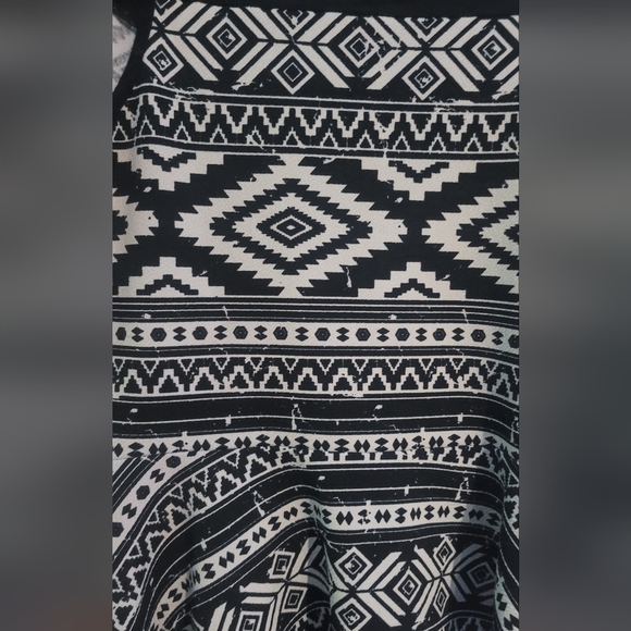 TeenBell Black and White Tribal Pattern Tank Top, With Fit And Flare Style. Sz M - Picture 6 of 10